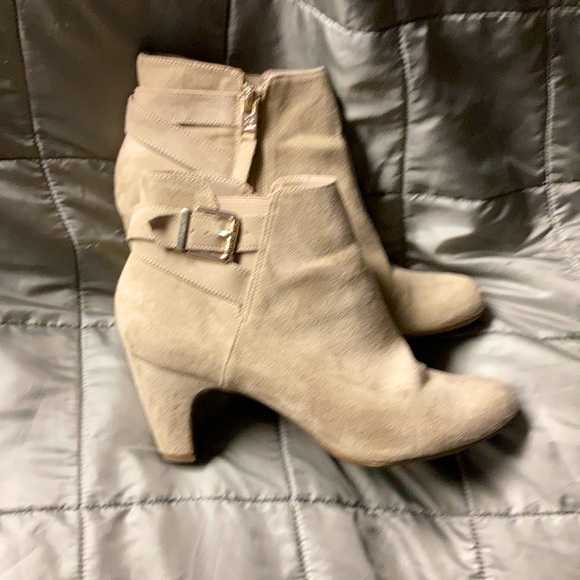 Sam & Libby Shoes - Sam & Libby Tan suede ankle boots